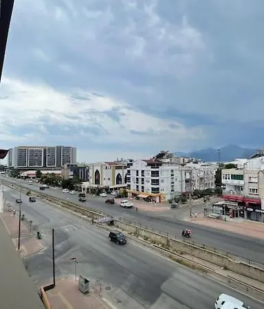 Lyra Homes Genis, Ferah, Denize Yakin Apartament