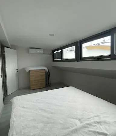 Lyra Homes Genis, Ferah, Denize Yakin Apartment